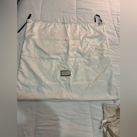 70×57cm Genuine GUCCI large
Dust Bag - Picture 1 of 3